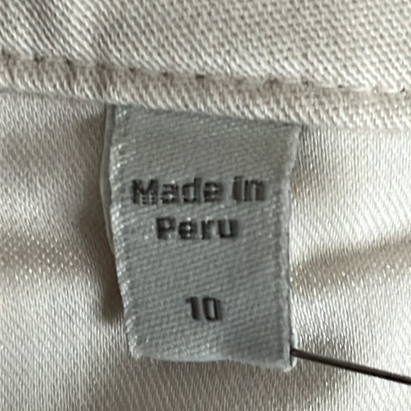 Garnet Hill Salt-Washed Everyday Chino Shorts in Pebble - NWOT - Size 10 - Picture 5 of 7